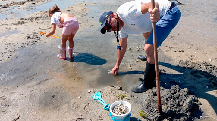 fishingtripspain.co.uk shellfishing tours in Cambados Galicia